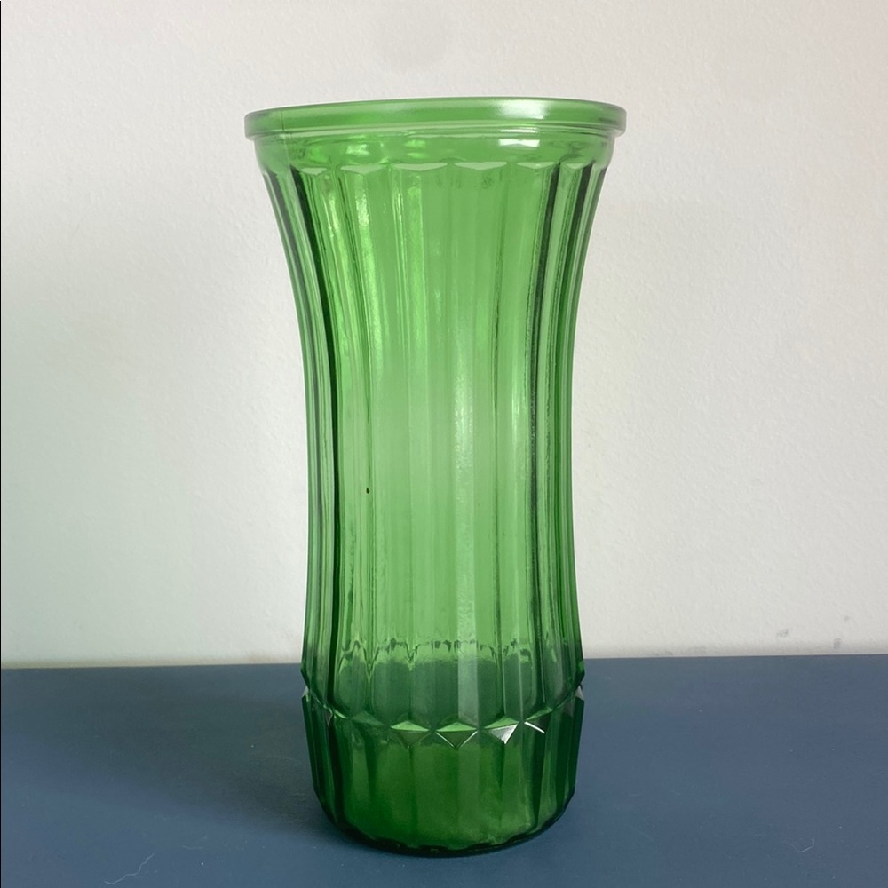 Vintage Hoosier Green Glass Vase‎